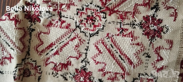 Ръчно бродирана покривка, снимка 5 - Покривки за маси - 53971526