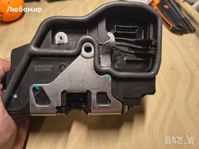 Задвижващ механизъм за заключване на предна лява врата за BMW 128i E60 E87 E90 A051502, снимка 3 - Части - 51669788