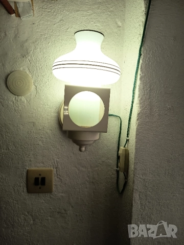 Лампа за стена, снимка 2 - Лампи за стена - 52364379