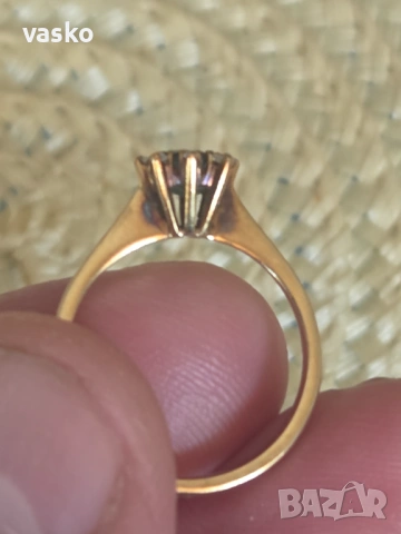 Злато+брилянтчета+изумруд 2.9грама, снимка 5 - Пръстени - 54087519