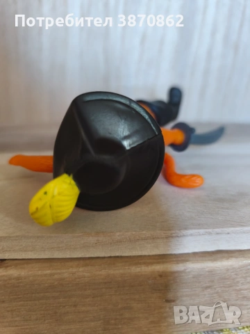 McDonald’s Happy Meal 2011 Puss in Boots ("Котаракът в чизми"), снимка 4 - Колекции - 53156586