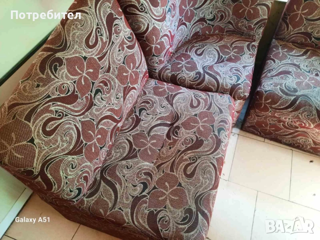 Мека мебел с две холни маси