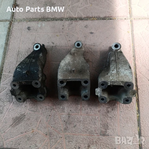 Лапи двигател М119 Мерцедес Mercedes V8 S350 S420 S500 V8 Лапа двигател, снимка 2 - Части - 51291960