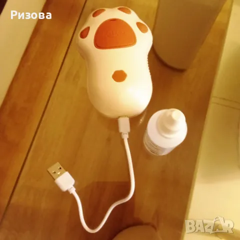 Продавам аксесоар за обиране на косми от дом любимец със зарядно