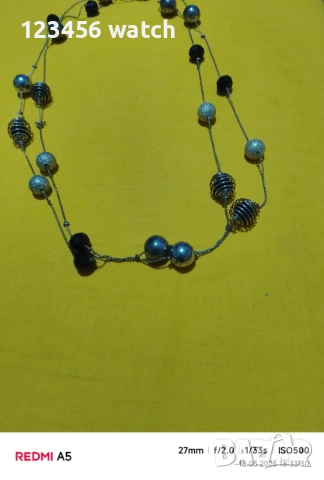 Красиво колие от кристали и метални топки