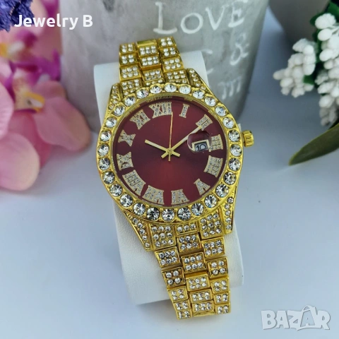 Дамски часовник с кристали