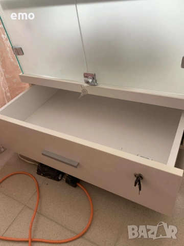 ЛУКСОЗНА ВИТРИНА italy 2 броя на цена 300 лева цена, снимка 7 - Секции и витрини - 52334669