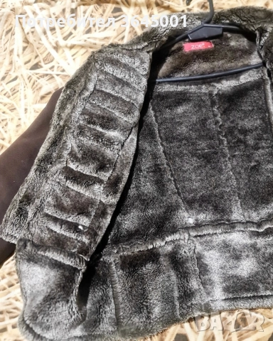 Дамско кафяво късо кожухче, втален модел-тип "шинел". XS-S , снимка 3 - Якета - 52997799