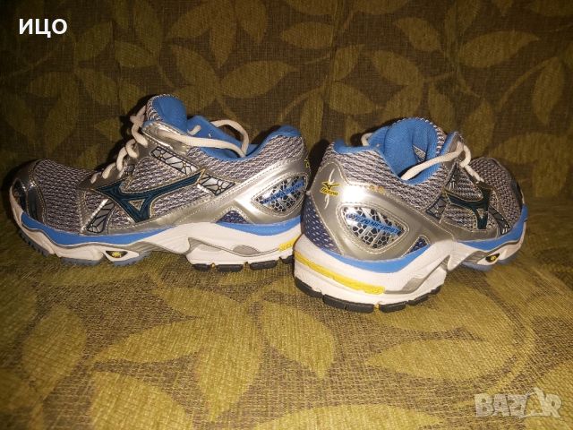 Дамски маратонки Mizuno Wave Nirvana 7, снимка 8 - Маратонки - 45846234