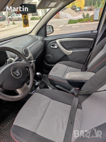 Dacia Duster 1.6i бензин/газ, снимка 9 - Автомобили и джипове - 53577314