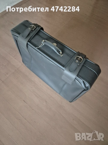 Стари (ретро) кожени куфари - 2 бр.