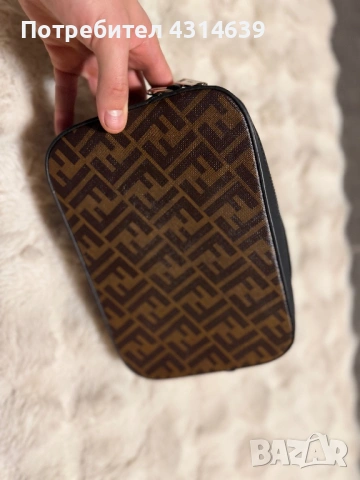 Мъжка чанта Fendi, снимка 3 - Чанти - 53669424