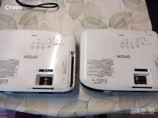 Продавам 2 Броя проектор EPSON model EB-W51 като дефектни