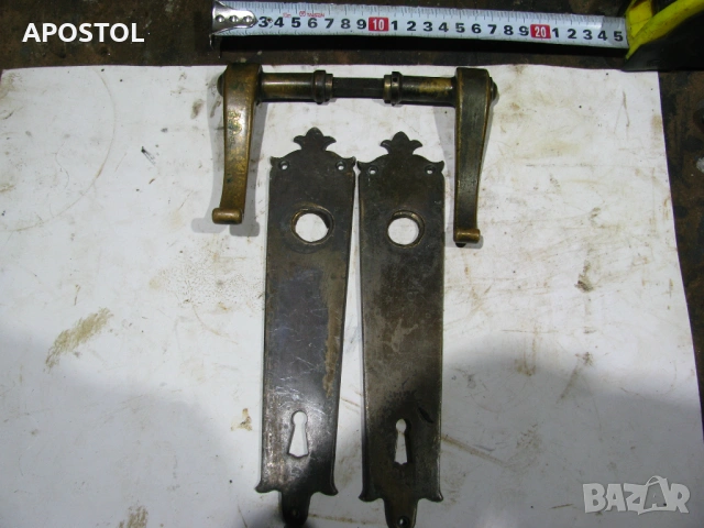 Стари бронзови дръжки за врати