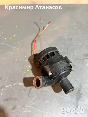 A2118350364. Циркулационна водна помпа за Мерцедес Ц-класа W204.  