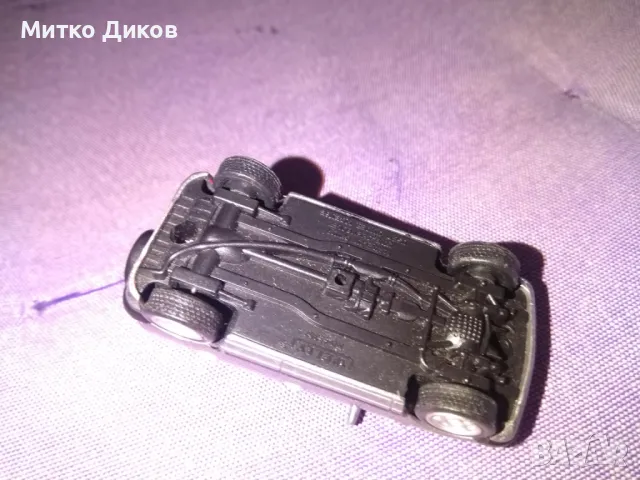 Колекционерска количка WELLY 2003 CHEVROLET NIVA  1:34, снимка 5 - Колекции - 50166021