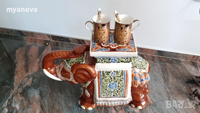 Порцеланова , ръчно рисувана с детайлни орнаменти , индийска маса с форма на слон ., снимка 3 - Маси - 54230256