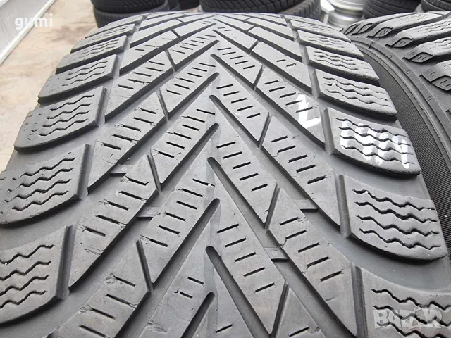 2бр зимни гуми 205/55/16 Pirelli L01414 , снимка 2 - Гуми и джанти - 47039224