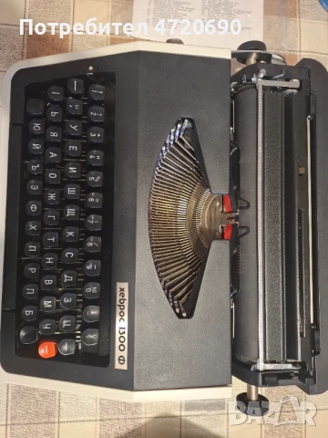 Пишеща машина Хеброс 1300 Ф, снимка 2 - Антикварни и старинни предмети - 53946707