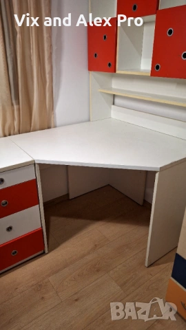 Детско бюро с надстройка , снимка 4 - Мебели за детската стая - 53741905