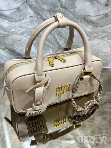 чанти Miu Miu , снимка 2 - Чанти - 50640799