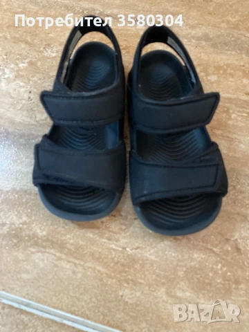Сандали Адидас 24 номер, снимка 2 - Детски сандали и чехли - 50493219