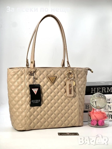 Guess Дамска Чанта Шанел - Налични Различни Цветове Код SK327, снимка 16 - Чанти - 52599206