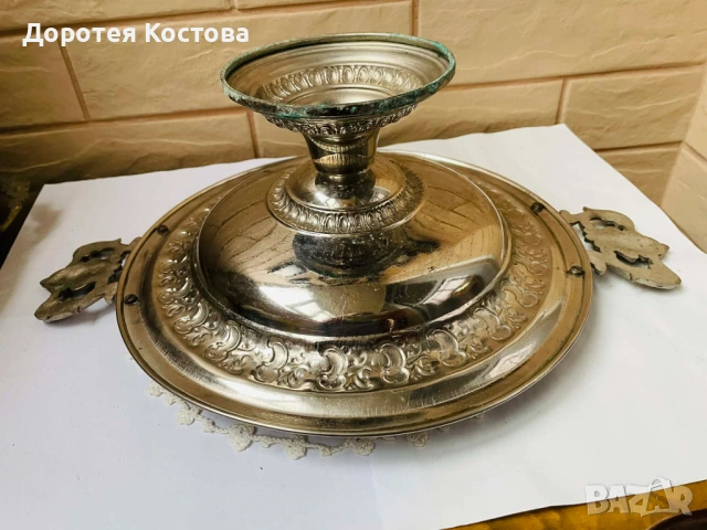 Красива фруктиера на столче от Англия с 2 дръжки