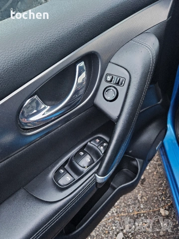 NISSAN Qashqai 1.7 dCi 4x4 Tekna, снимка 16 - Автомобили и джипове - 53275307