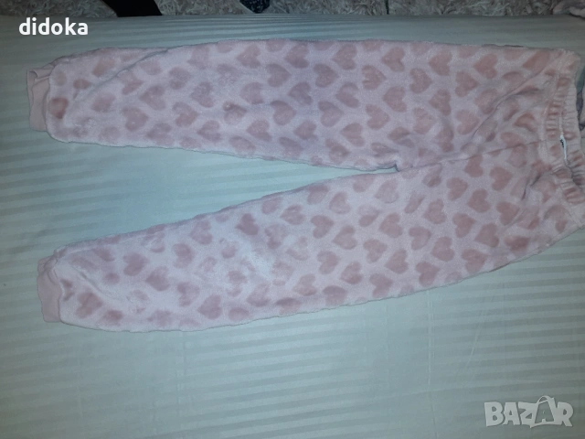 Топла пижама на сърчица , снимка 2 - Детски пижами - 53117736