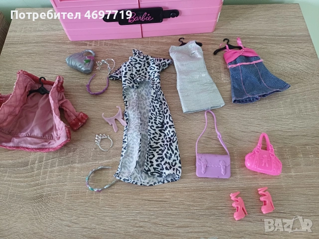 Преносим гардероб на Барби, снимка 8 - Кукли - 54266156