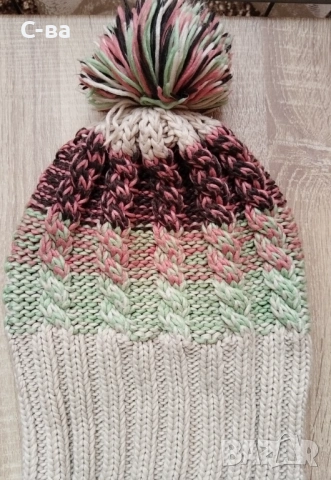 Шапки дамски, снимка 2 - Шапки - 53365977