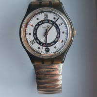 Часовник swatch, снимка 1 - Дамски - 44940979