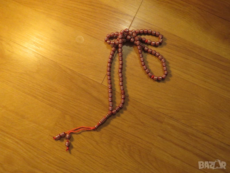 красива червена с шарка цвят злато османска броеница, молитвена броеница с 99 турска броеница, снимка 1