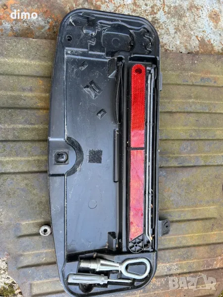 авариен комплект BMW E60 6761420 триъгълник Кука отверТка отверка, снимка 1