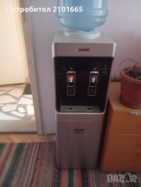 Диспансер за студена и топла вода , снимка 1