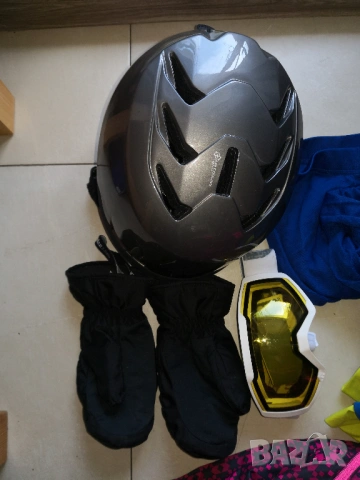 СКИ комплект за ръст 152см-каска-очила-ръкавици-яке-блузи-клин, снимка 2 - Зимни спортове - 53474526