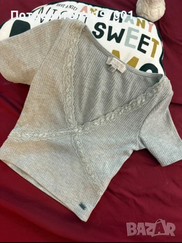 Продавам заедно две тениски 