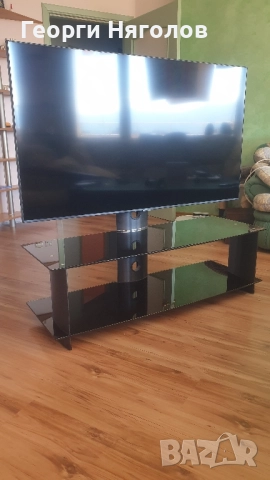 Стъклена маса за телевизор