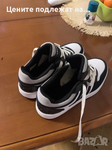 Спортни обувки Adidas 39 1/2, снимка 2 - Детски обувки - 52730238