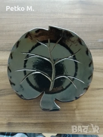 Чиния листо 22 см - черен/ бял, без шарка