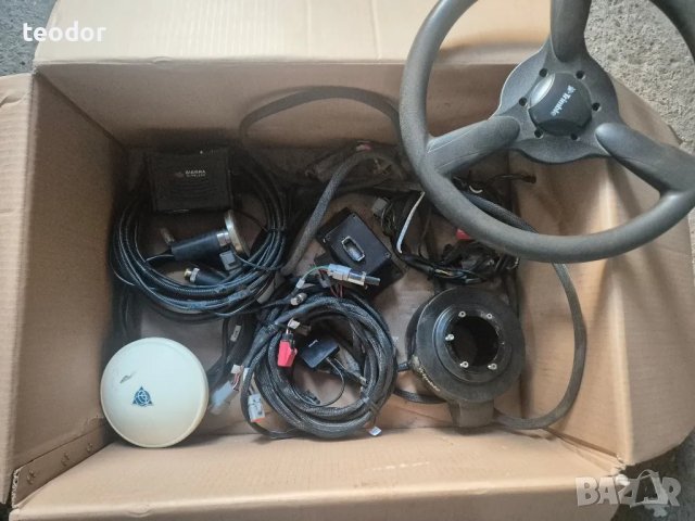 Навигация Trimble cfx750 автопилот за трактор с точност 2.5см ртк, снимка 2 - Селскостопанска техника - 50196657