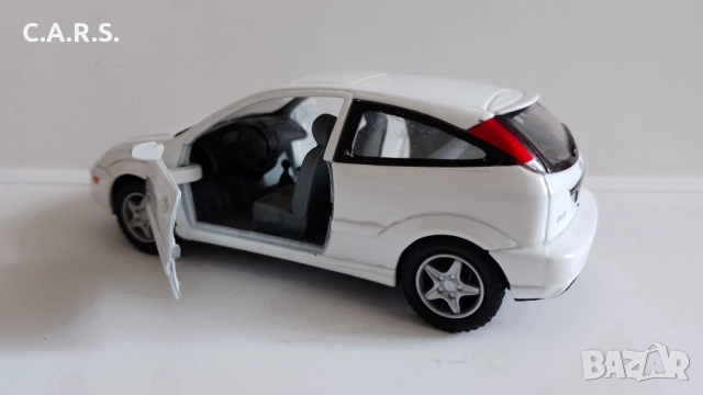 Метални колички с отварящи се врати Kinsmart, снимка 2 - Колекции - 50613107