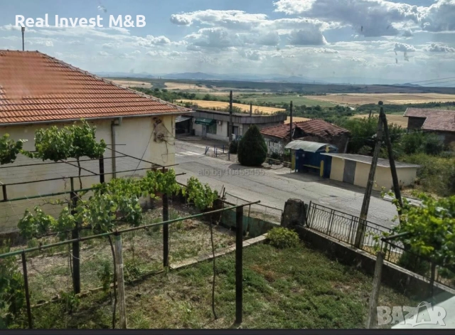 Продавам къща в с.. БРЯСТ, снимка 12 - Къщи - 51530462