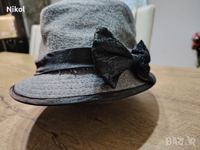 Дамска сива шапка, снимка 2 - Шапки - 53915838