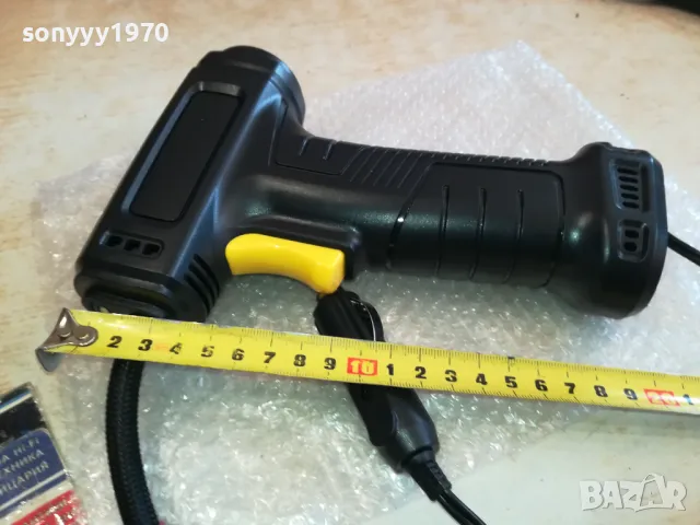 ПИСТОЛЕТ КОМПРЕСОР ЗА ПОМПАНЕ НА ГУМИ 12V С LED ПОДСВЕТКА 1902251553, снимка 2 - Аксесоари и консумативи - 49195873