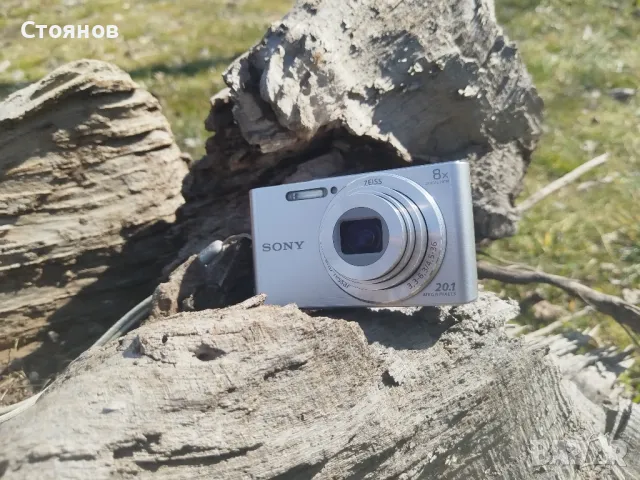 SONY Cyber-Shot DSC-W830 (21.1 MP) ,8 x Optical Zoom

, снимка 1 - Фотоапарати - 49388247