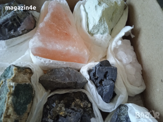 Sale, Кутия с минерали от България,естествени кристали и камъни, за колекционери геолози любители, , снимка 5 - Колекции - 51854624