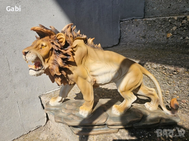 Голяма декоративна фигура „Ревът на лъва“