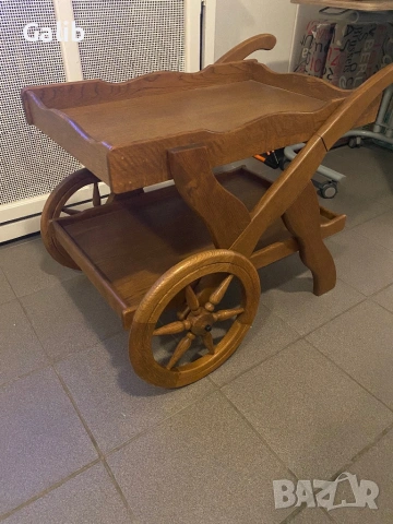 Красива количка за сервиране изработена от масивно дърво, снимка 2 - Маси - 54127152